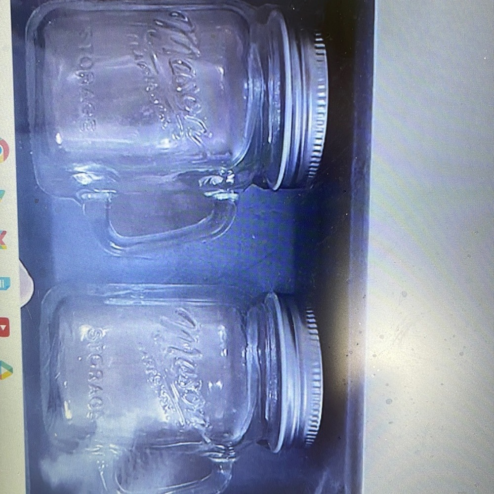 Mason 2 pc salt and pepper shaker set